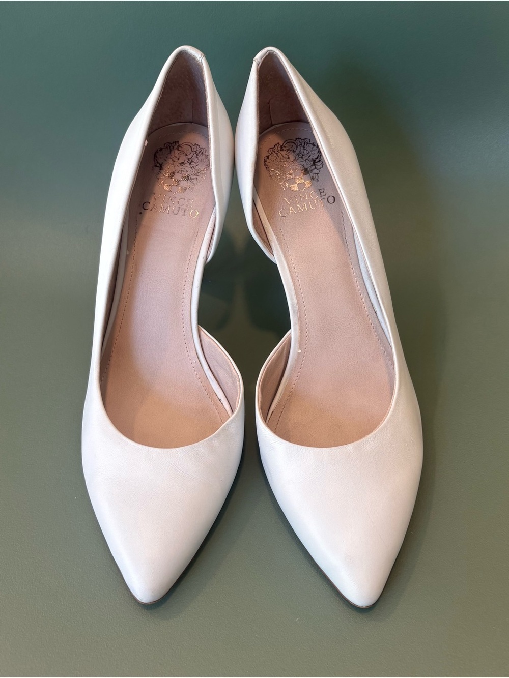 VINCE CAMUTO Women’s White Leather D’Orsey Pumps Sz 10 - Picture 9 of 9